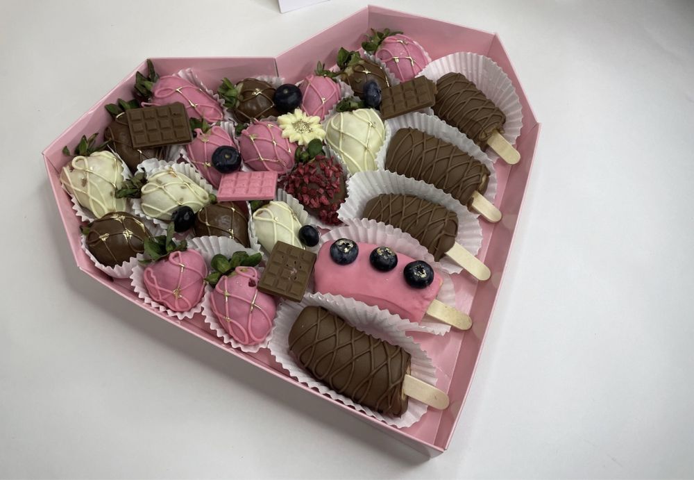 Клубника в шоколаде букет