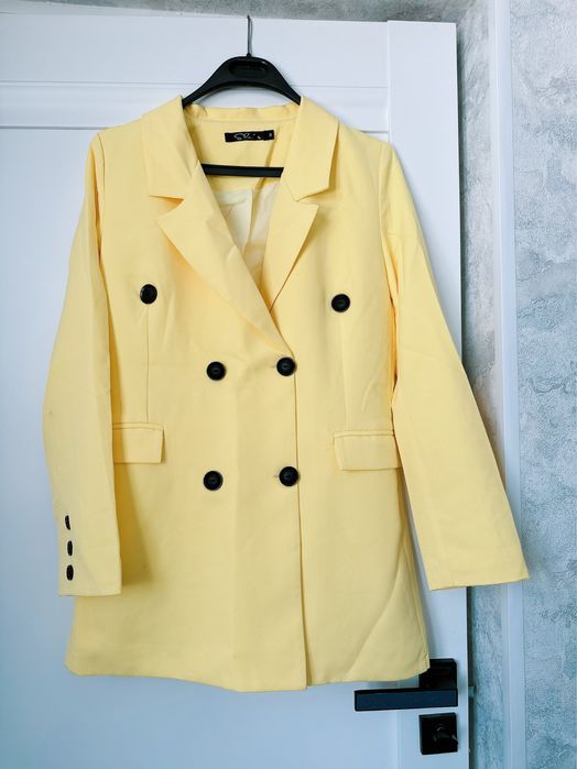 Костюм сатылады