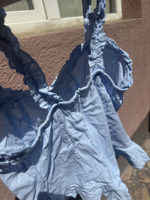 Top bleu cu snur