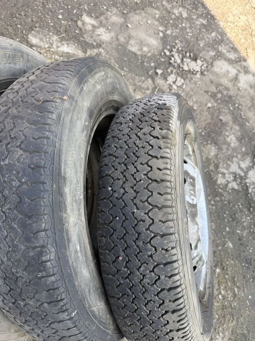 Продам шины с диском на Ниву