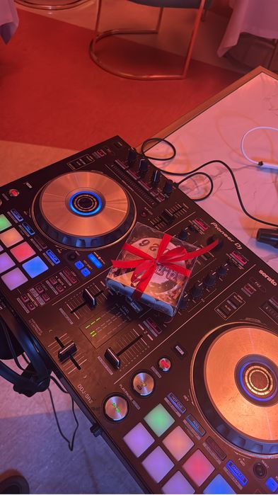 Продаю dj контроллер sr2 состояние 9/10