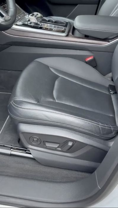 Audi Q8 variante +_