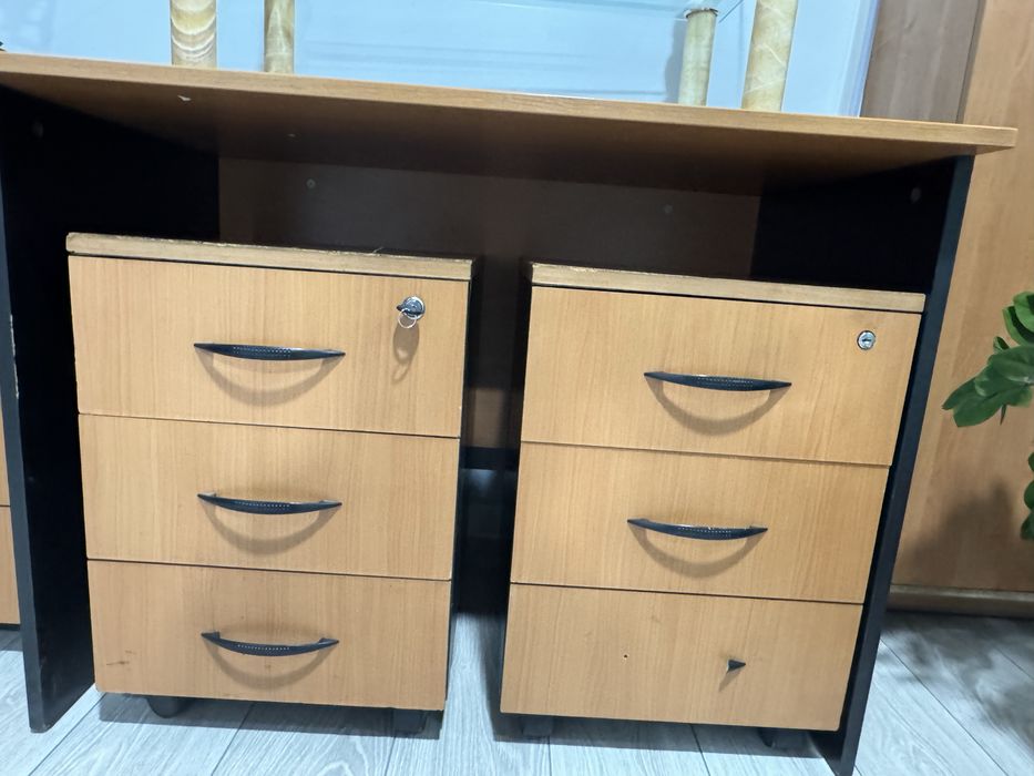 Продам офисную тумбу