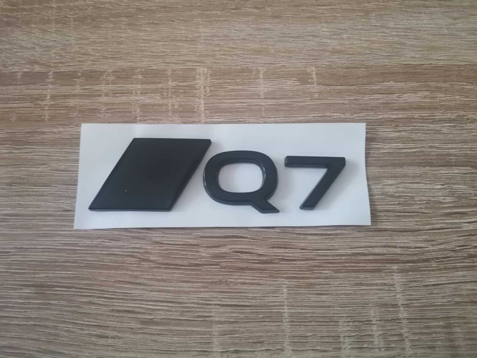 черен гланц емблема Audi Q7 нов стил