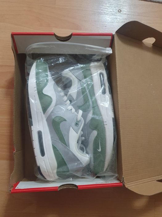 Продаются кроссовки