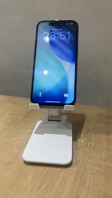 iPhone 16 256GB Blue
