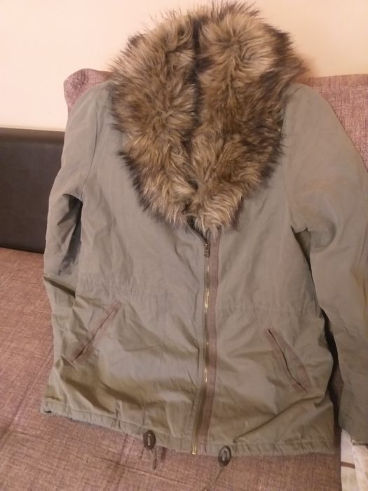 Дамско яке М размер