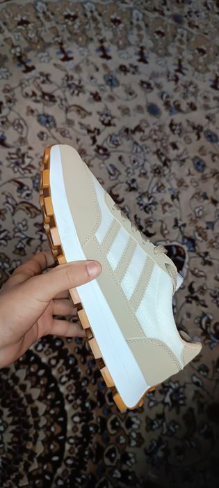 Arzon narxlarda sifatli krossovka sotib olishga ulguring