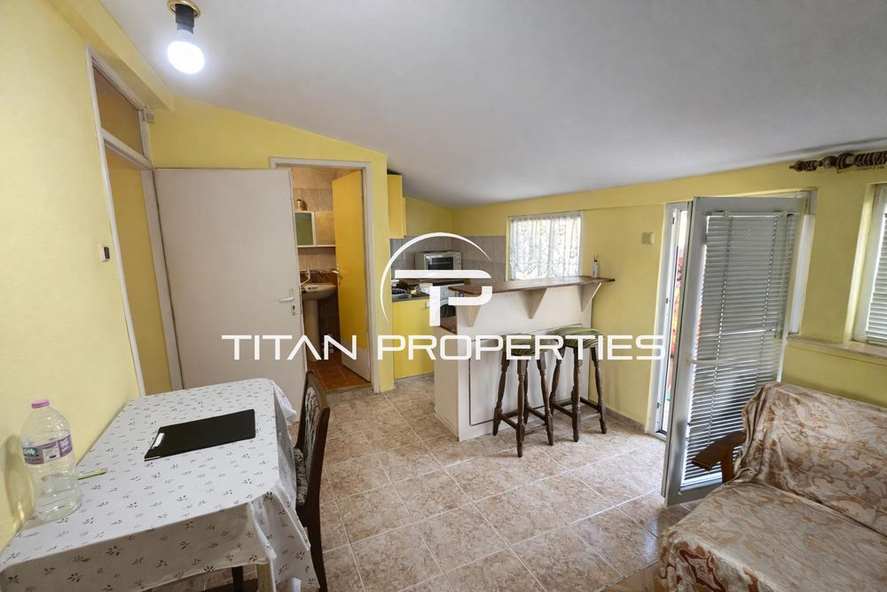 Едностаен апартамент, под наем, Център