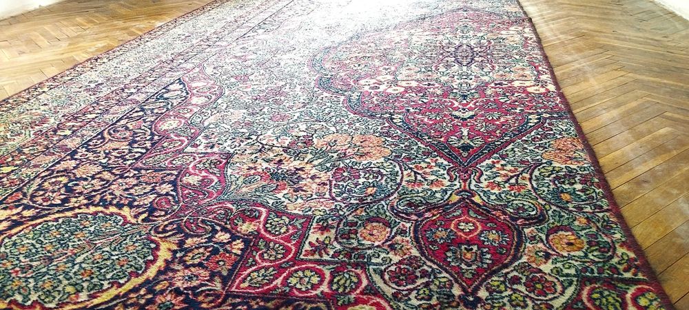 Двуместен диван и фотьойли плюс бонуси