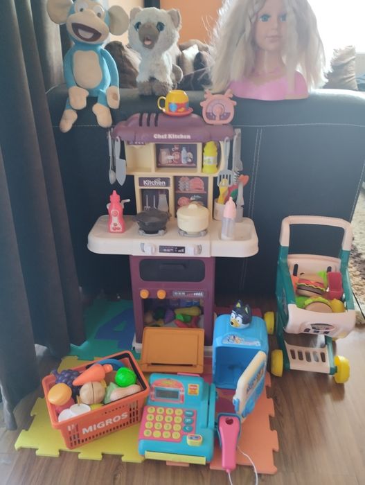 Продавам всички играчки от снимката