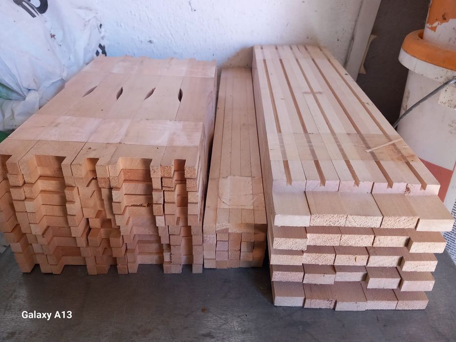 Vand produse si materiale apicole.  !