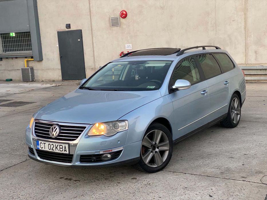 Vând urgent Volkswagen Passat automat 2010 cameră parchează singură