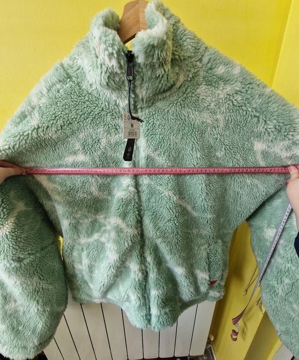 Бледозелен суитшър на CROPP - неизползван, с етикета