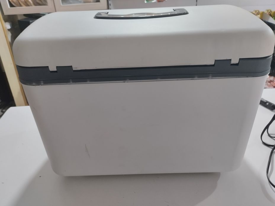 Авто холодильник.