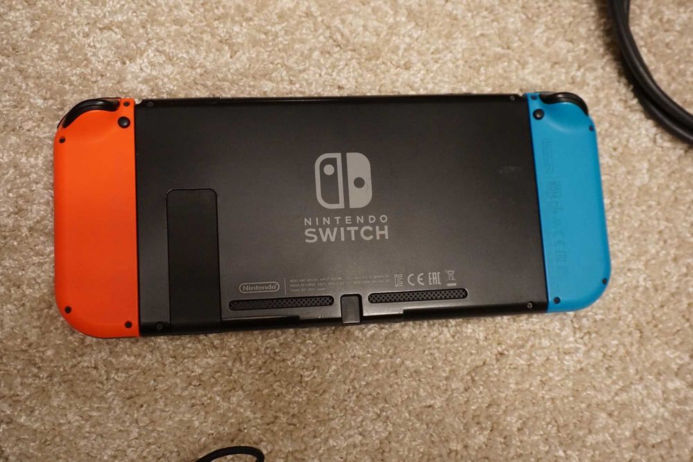 Nintendo Switch (v1) – пълен комплект + LAN адаптер + 512 GB SD