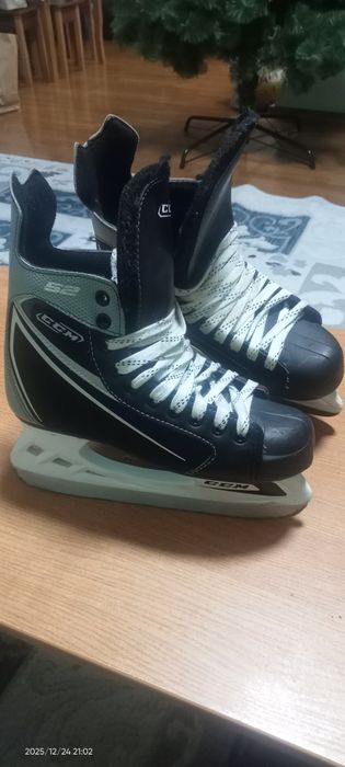 Коньки хоккейные CCM