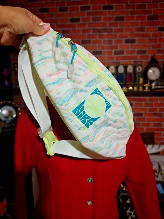 Borsetă Nike nou cu etichta