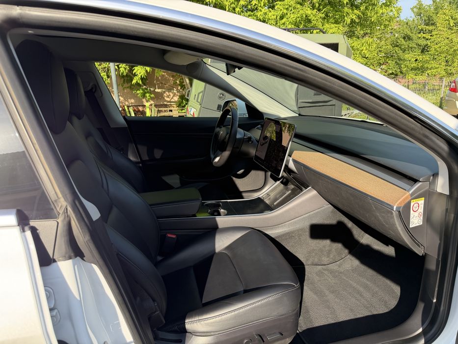 Vand Tesla Model 3 Dual Motor Long Range Performance incl roti de iarna