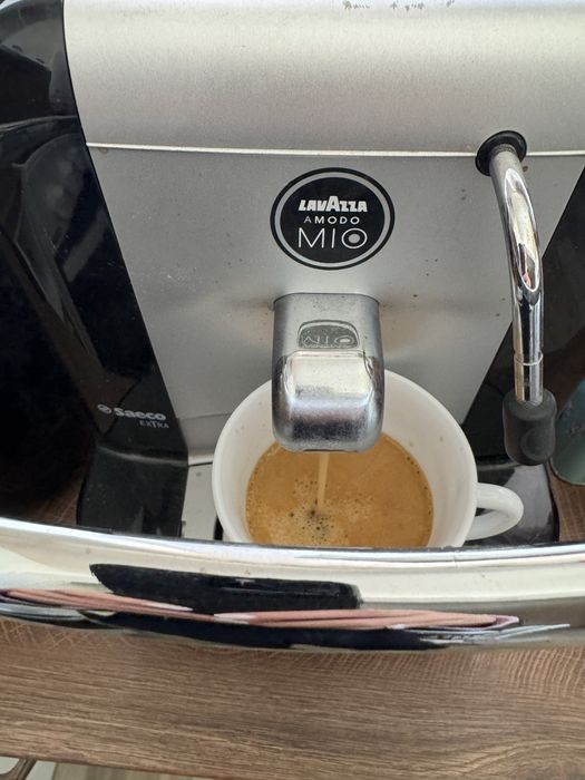 Продавам кафемашина Saeco amodo mio