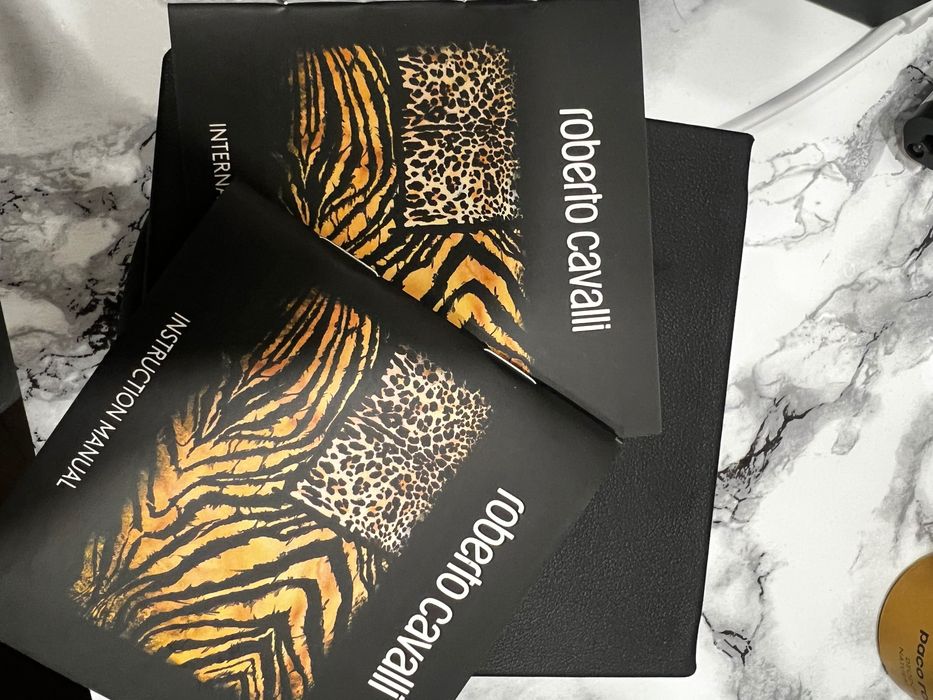 Дамски нежен часовник на Roberto cavali