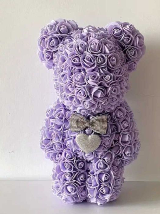 Мечета от рози, и изкустеви рози.