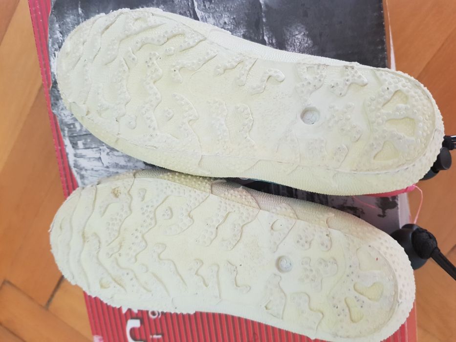 Papuci speciali pentru plaja