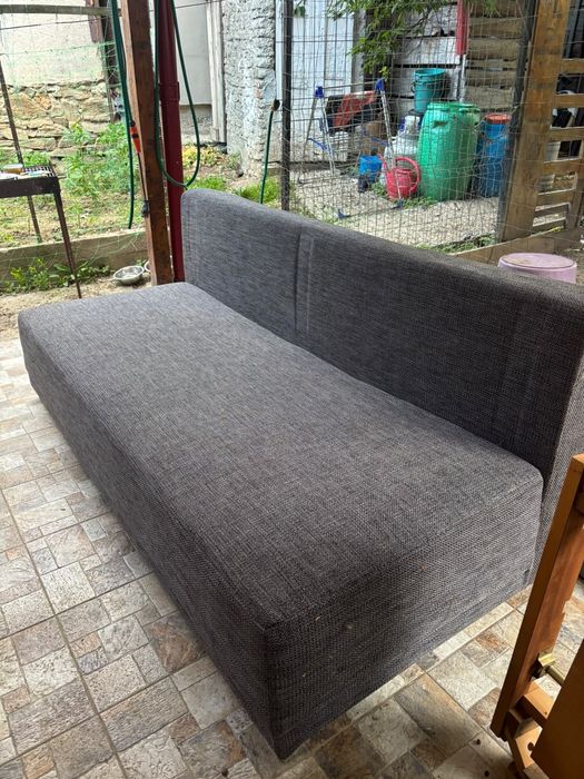 Canapea extensibilă minimalistă (fără brațe), gri închis – Stare excelentă