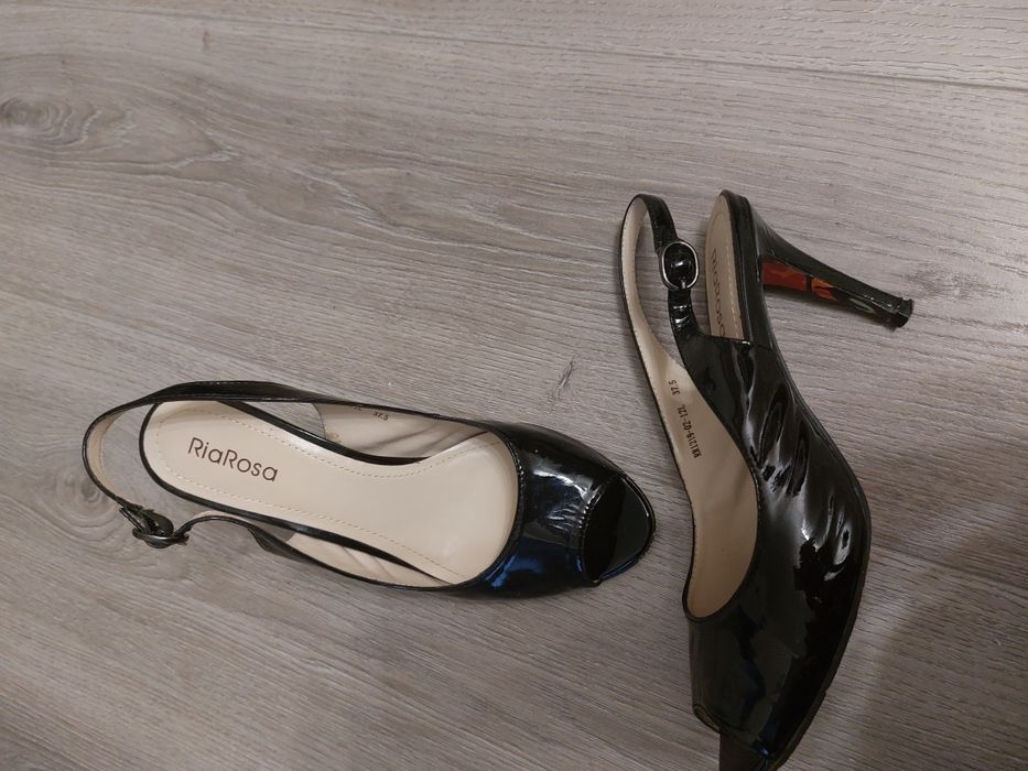 Босоножки женские