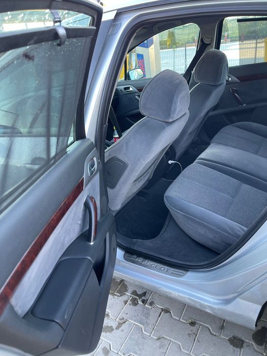 Vând sau schimb peugeot 407