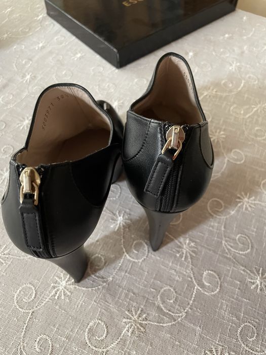 Escada боти чисто нови N 38.5