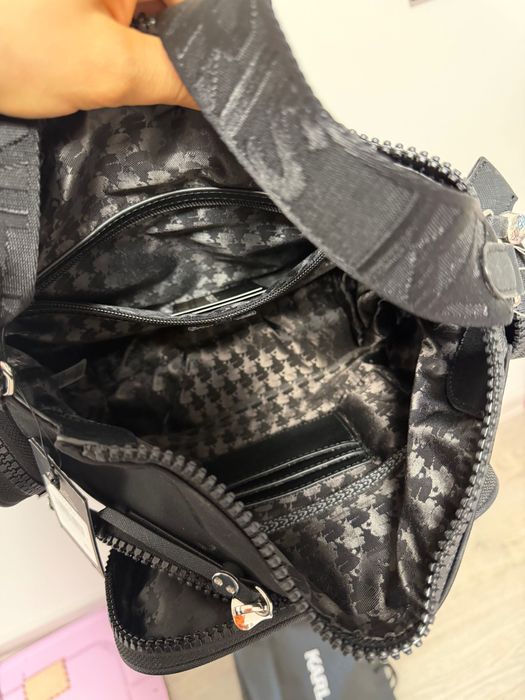 Karl Lagerfeld чанта