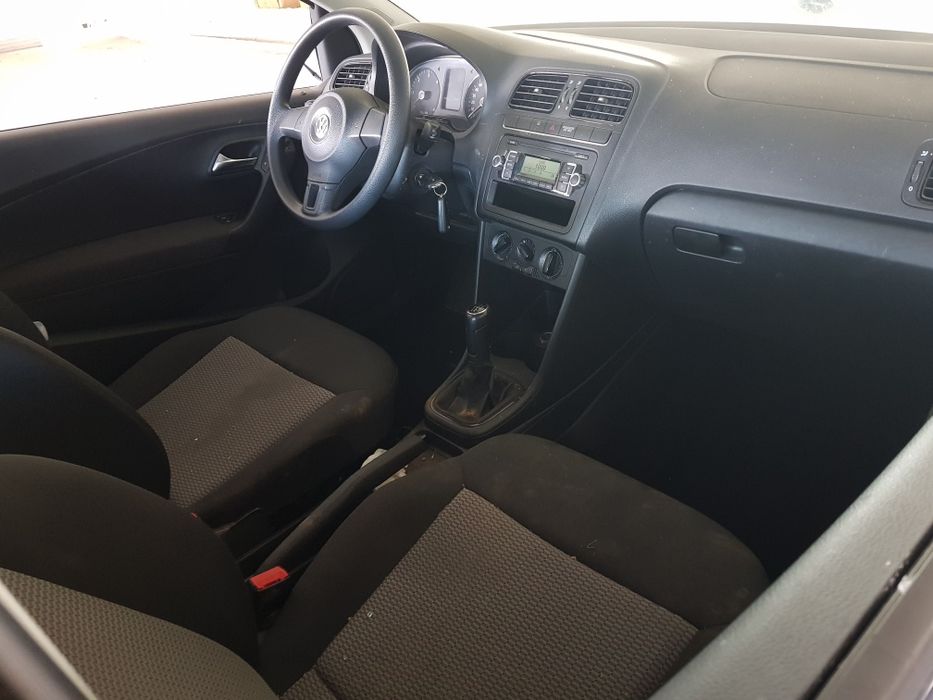 Dezmembrez vand piese  vw polo , 1.6 tdi,  CAY , euro 5 , 130000km