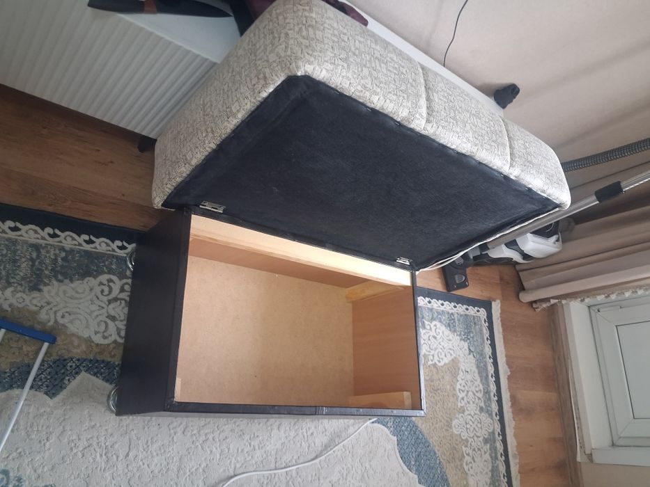 Продам диван в хорошем состоянии