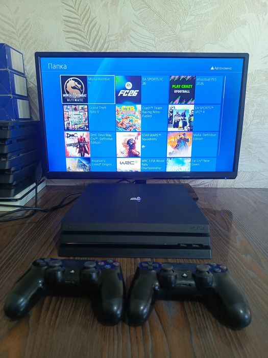 Ps4 PRO 1TB 4k UHD goldhen proshivkali