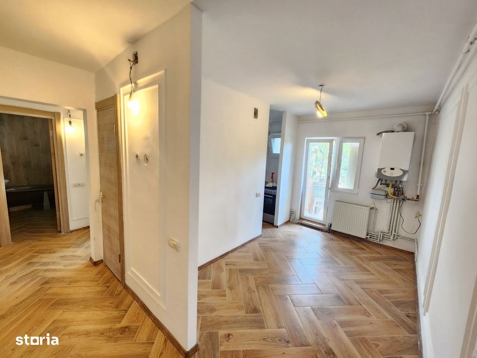 Vand apartament  2 camere decomandat zona Lunei 56mp
