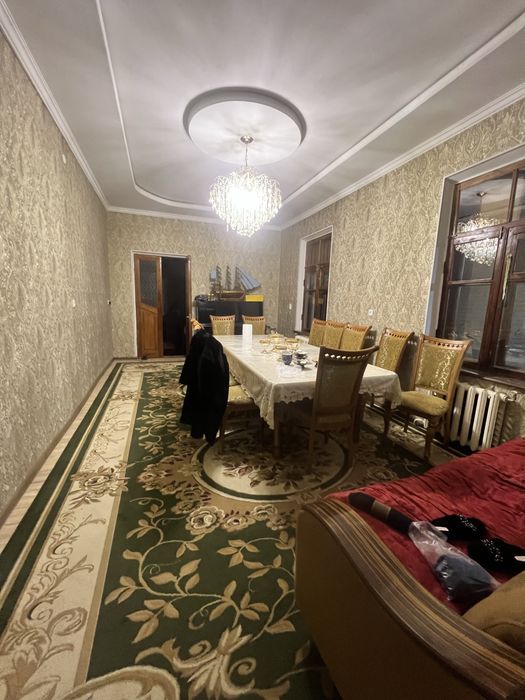 Продаётся дом в Мирзо-Улугбекском районе (центр Луначарского)