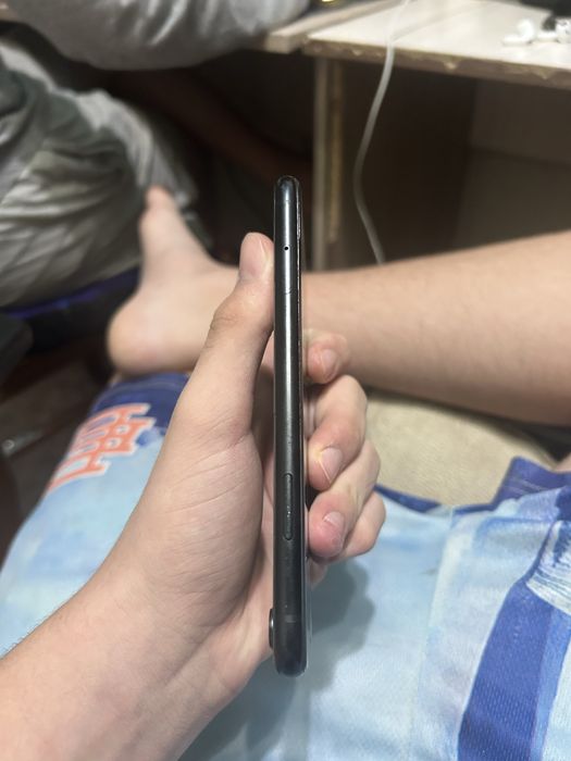 Продам айфон xr