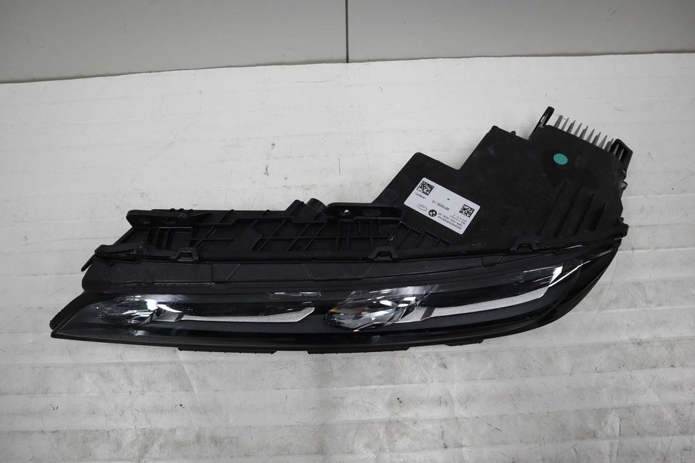 Ляв горен кристален фар Сваровски БМВ 7 серия Г70 BMW G70