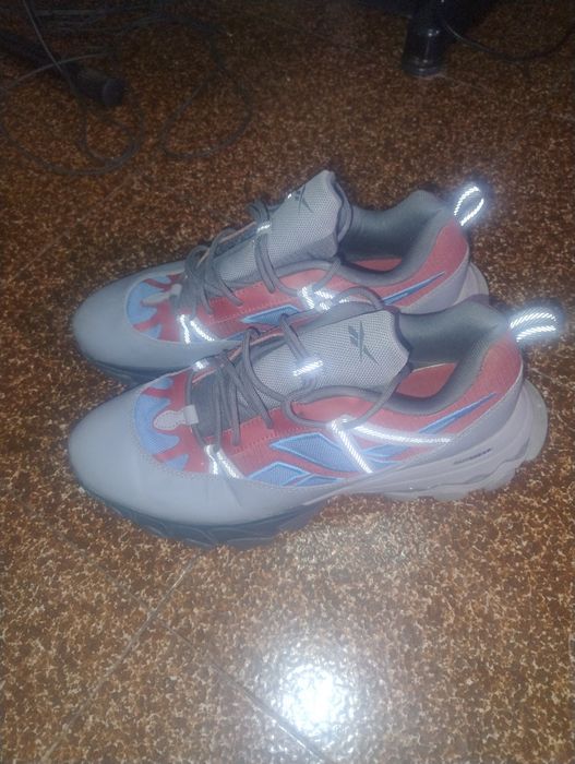 Reebok спортни обувки носени няколко пъти