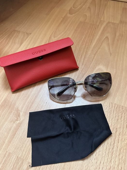 Слънчеви очила Guess