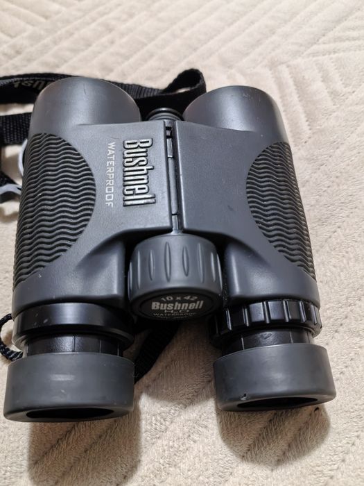 Бинокль Bushnell 10×42