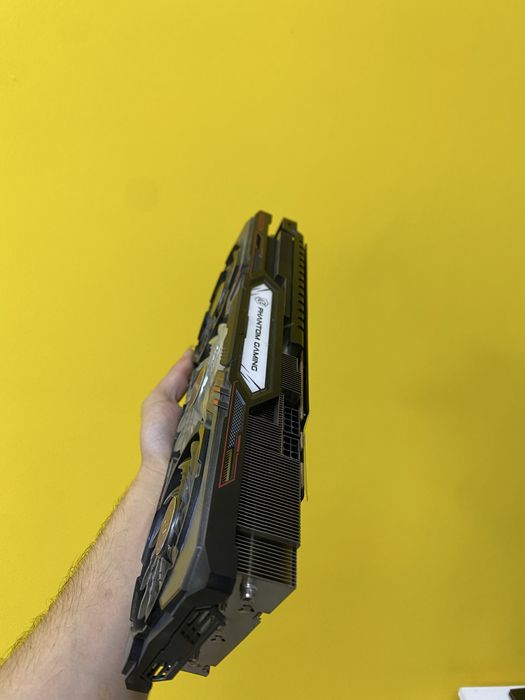 Продам RX 6800 16GB Phantom Gaming