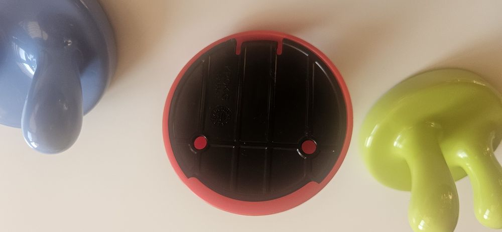 Три нови закачалки за стена