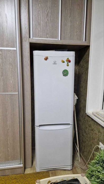 Холодильник Индезит двухкамерный