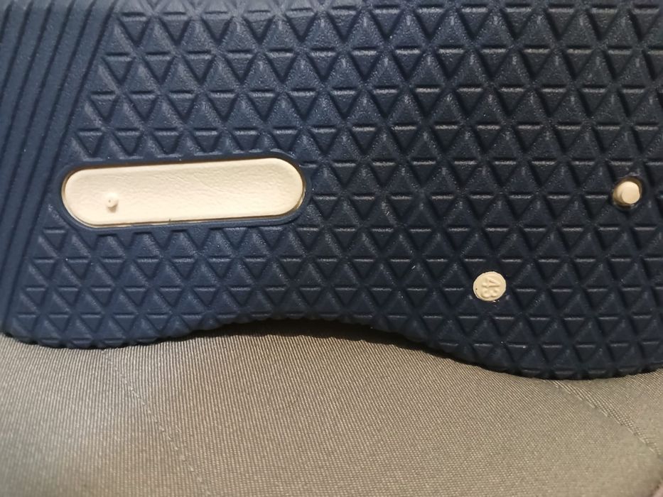 Продам спортивные кросовки