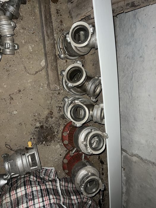 Пожарные тройники ,стволы,соедениния