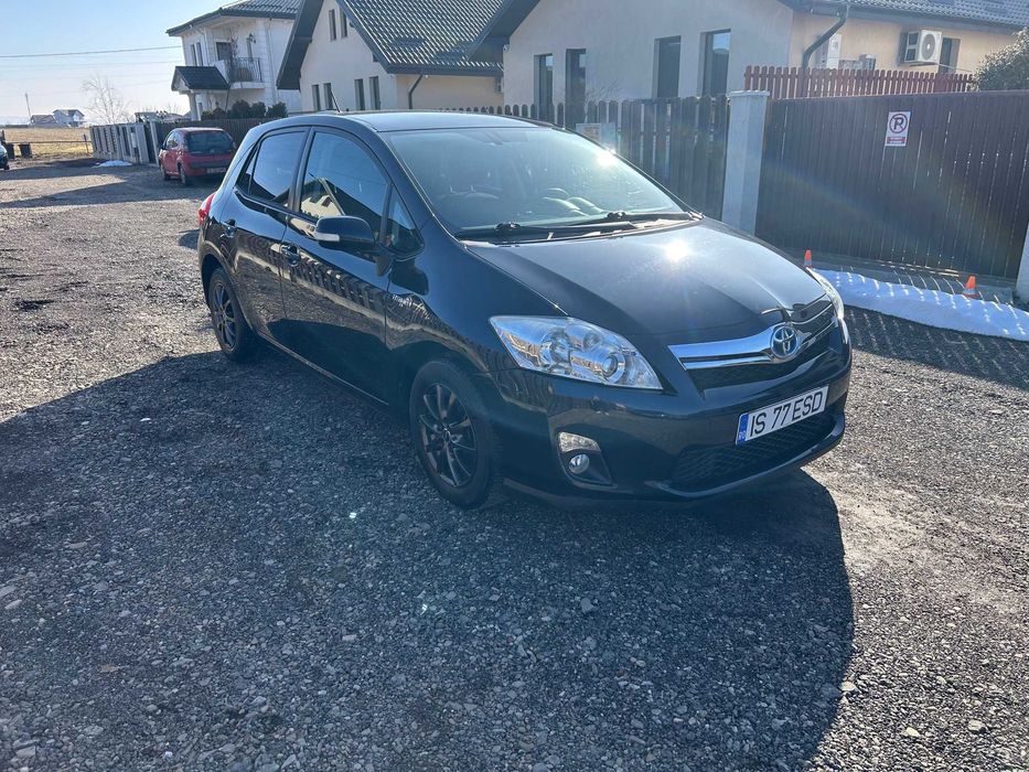 Toyota Auris 1.8 Hybrid VVT-i 136 CP