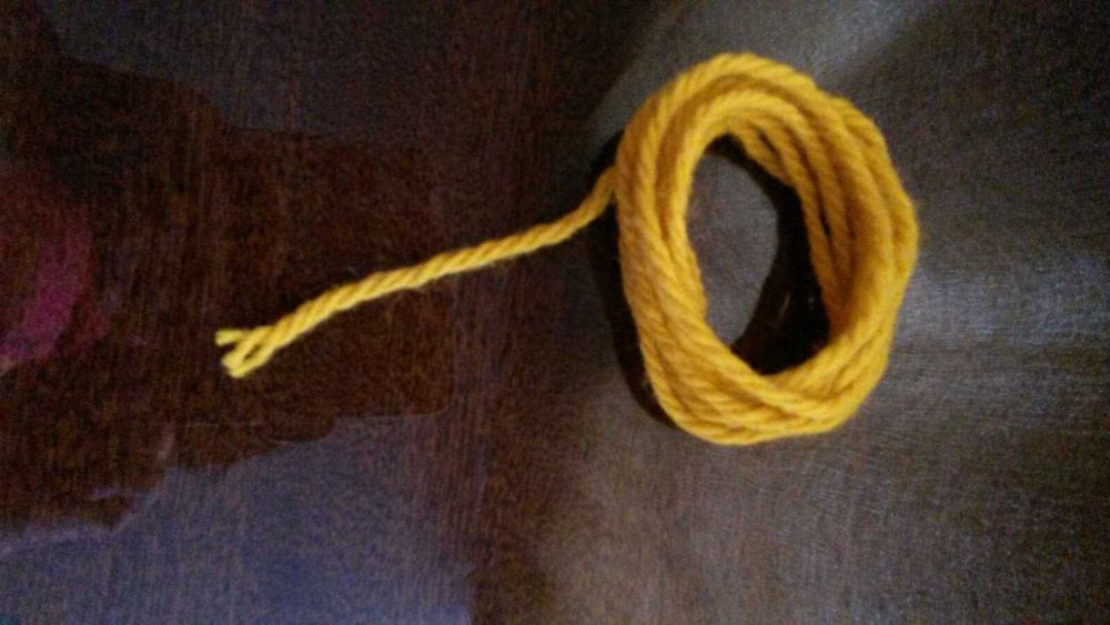 Предлагам  вълнена прежда за изработване на изделия тип халища