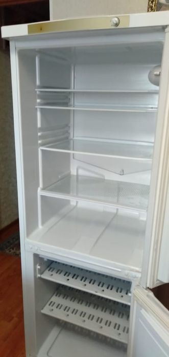 Продам холодильник Индезит,